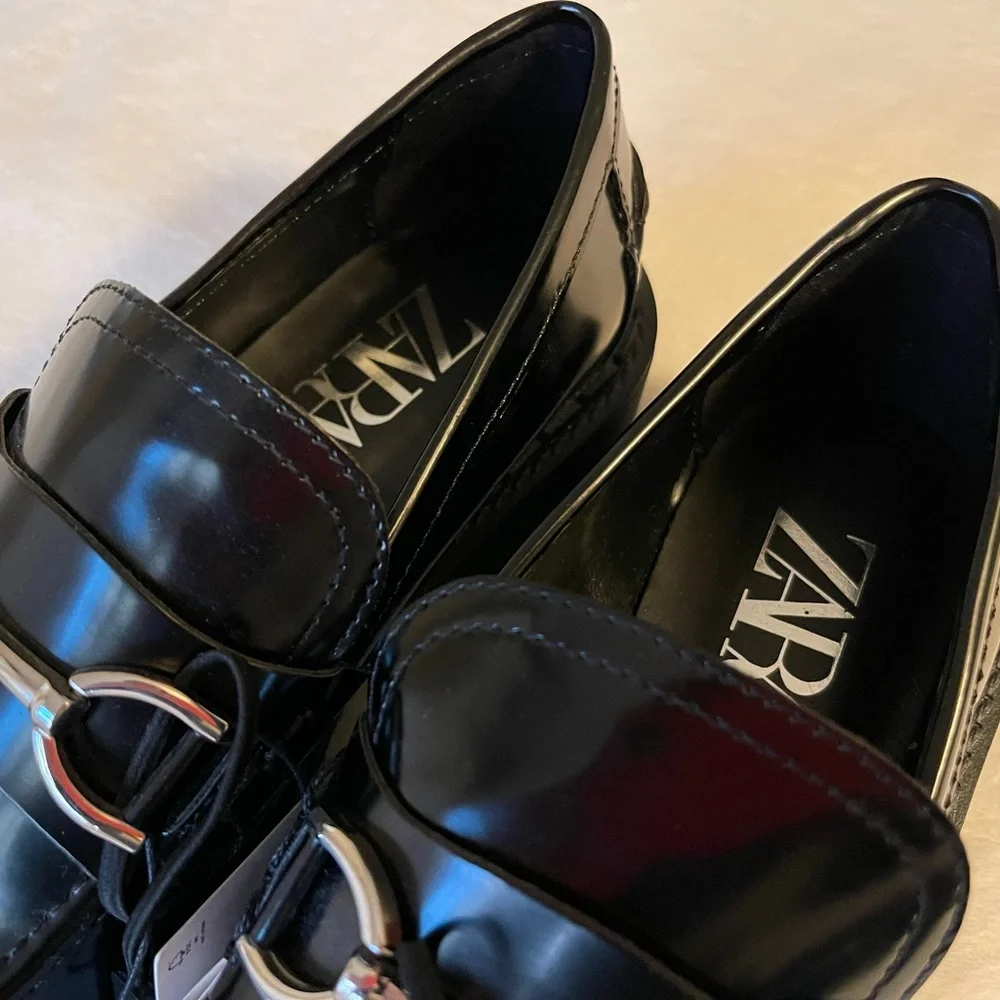 (New) Zara Womens Chunky Loafers Patent Buckle Size 6